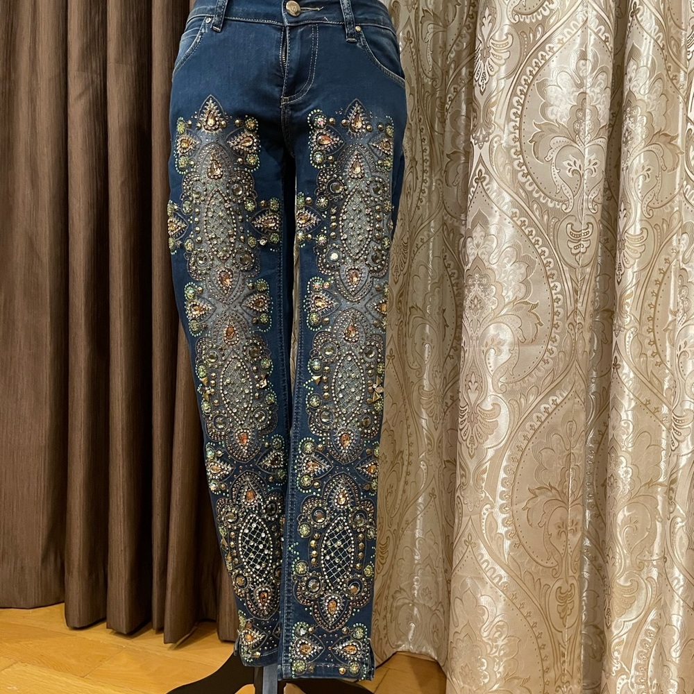 Fashionable jeans